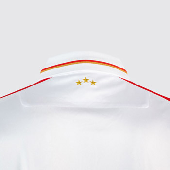 Црвено-бели дрес Црвене звезде за 2022/2023, Макрон-4