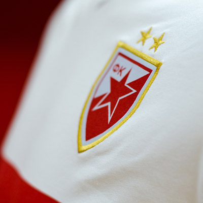 Белые и красные футболки FCRS-1