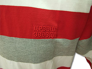 Серо-красно-белая футболка-1